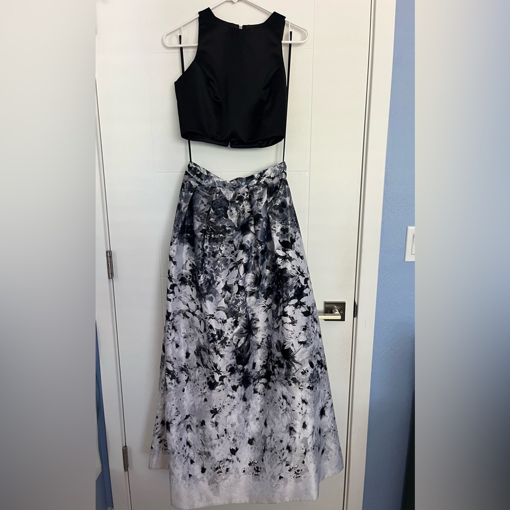 Women’s Prom dress. Agua Dresses, black and White Floral Two-Piece Dress. Size 2